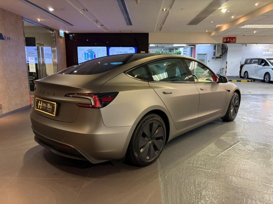 Model 3 RWD - Image 2